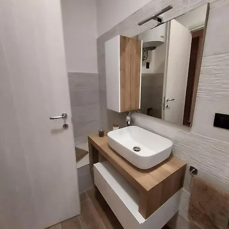 La Casa Antica Bed and Breakfast 3*